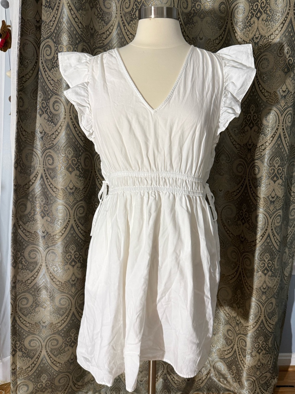 Universal Thread White Flutter Sleeve Mini Dress Size Medium